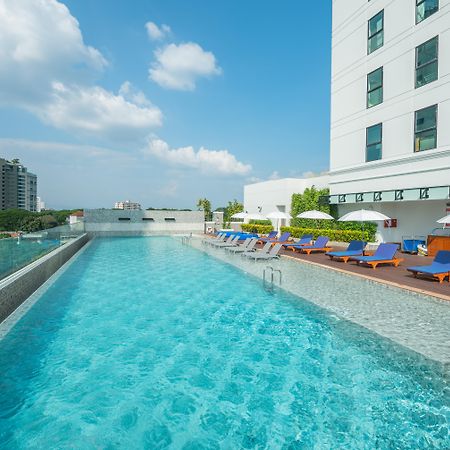 The Empress Premier Chiang Mai - Sha Extra Plus Eksteriør bilde The swimming pool at the hotel
