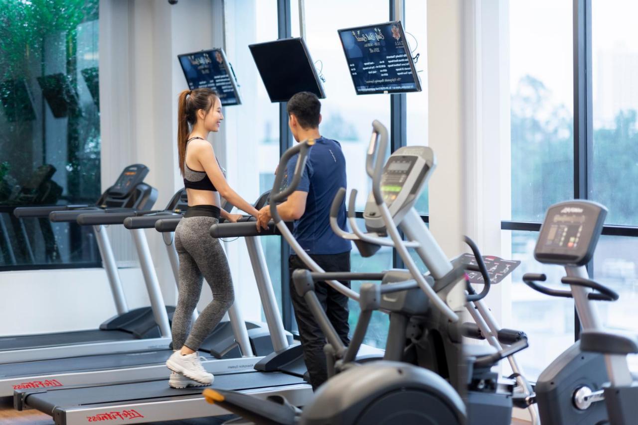 The Empress Premier Chiang Mai - Sha Extra Plus Eksteriør bilde A personal trainer with a client