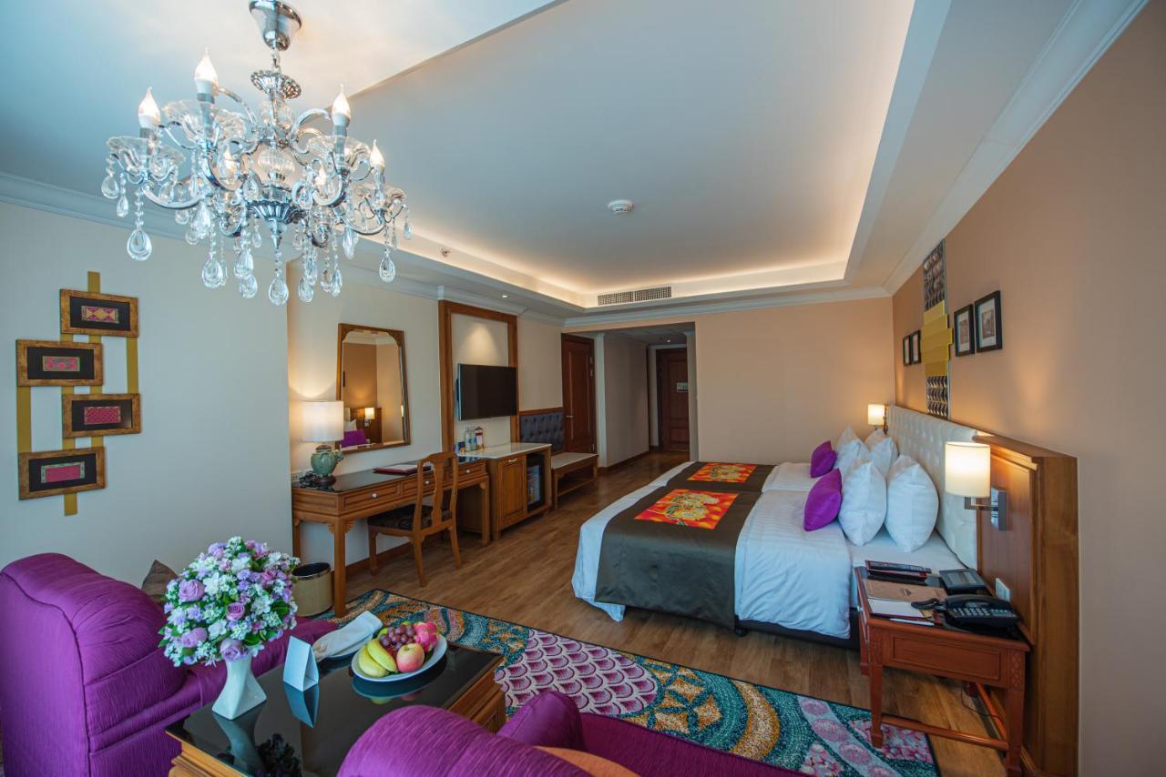 The Empress Premier Chiang Mai - Sha Extra Plus Eksteriør bilde Suite room at the hotel